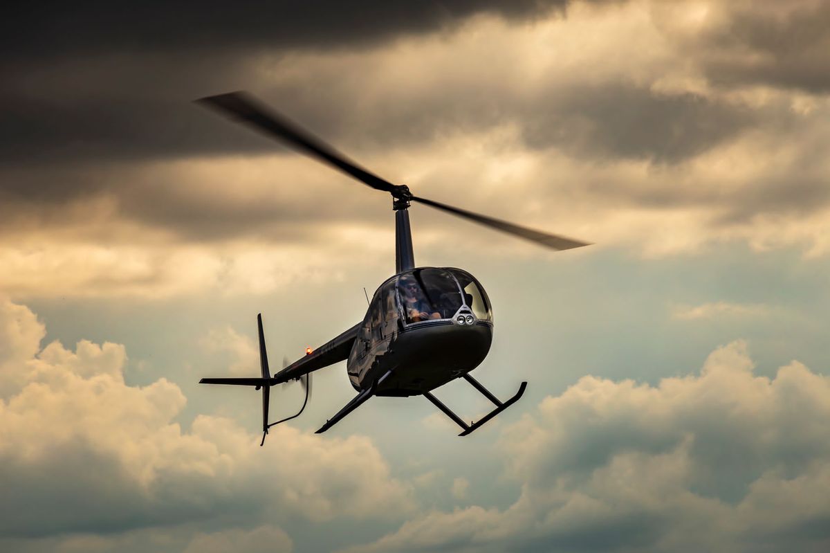 Robinson R44 vo vzduchu